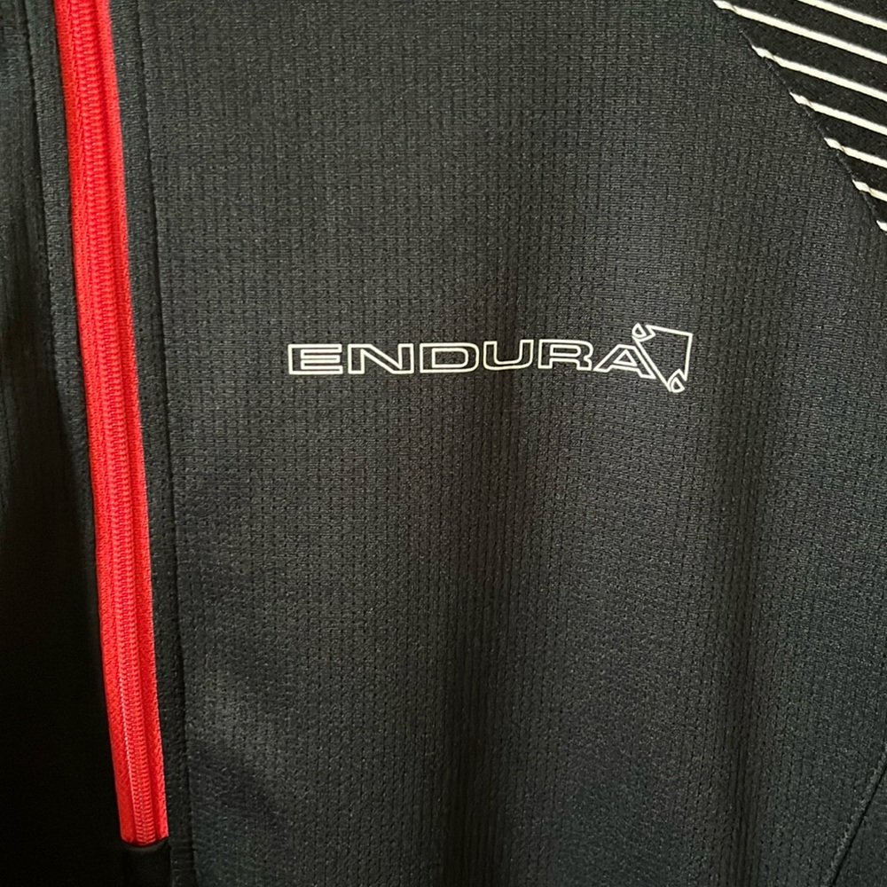 Men’s Endura cycling jersey